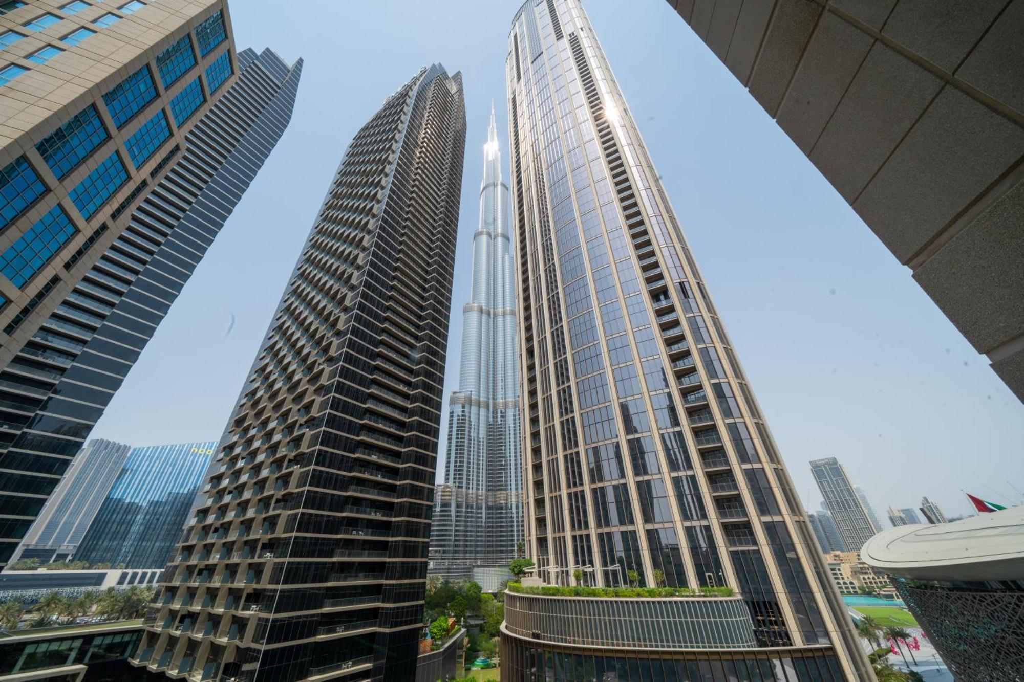 3Br Oasis In Downtown With Burj Khalifa And Pool View Daire Dubai Dış mekan fotoğraf